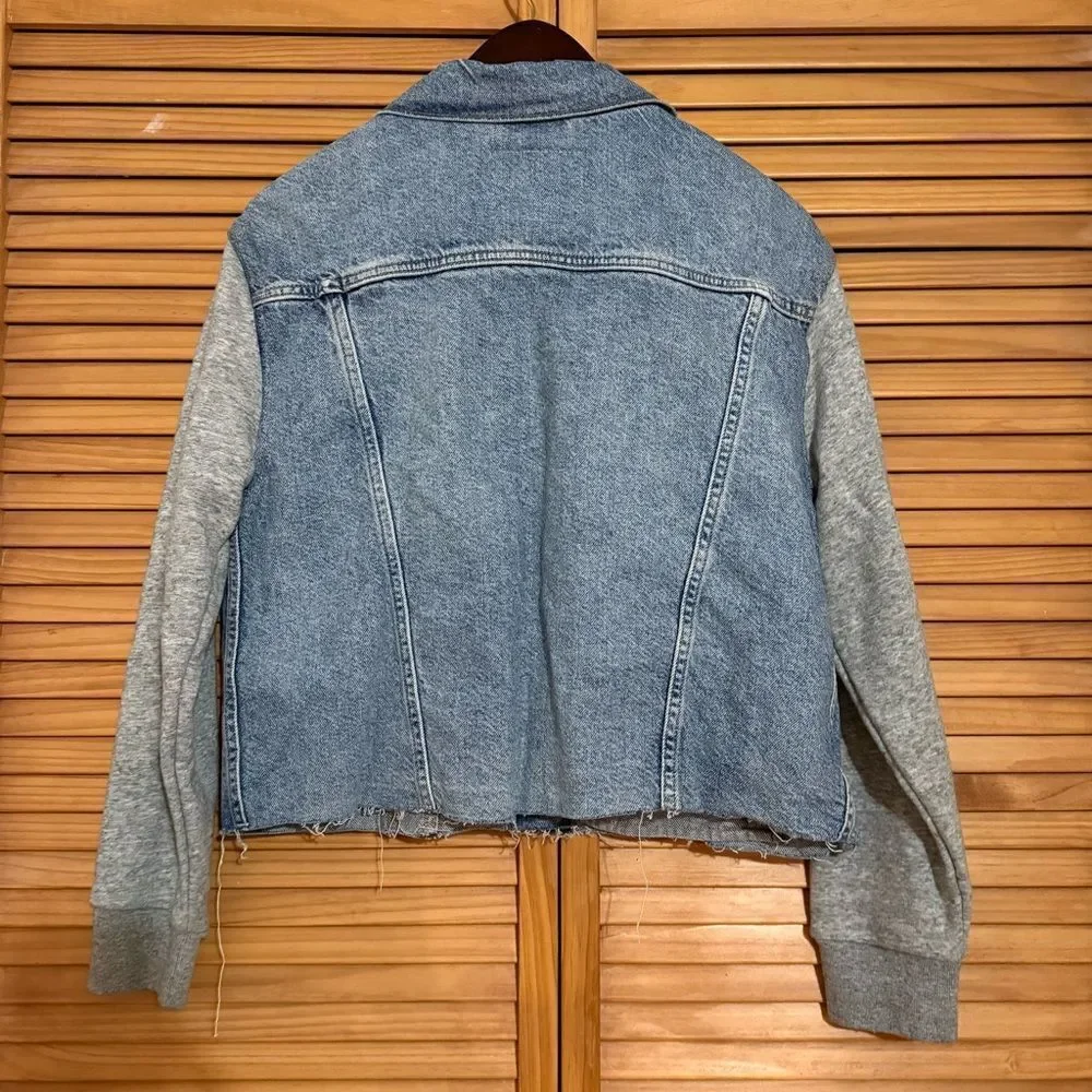 Levi's Women's Blue Denim Jacket size medium